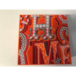 Prázdna Krabica Hermes Terre D´Hermes, Rozmery: 21cm x 21cm x 7cm