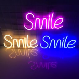 SMILE - neonovy LED svietiaci nápis na stenu visiaci