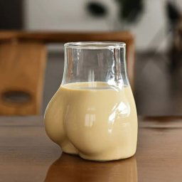Pohár zadok - sexi zábavný sklenený pohár v tvare zadku 450 ml