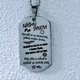 Nerezový prívesok Tag - "Nášmu synovi" Slovenská verzia