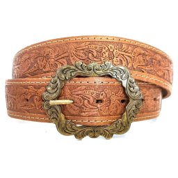 Opasok s ozdobnou prackou a kožou s ornamentom