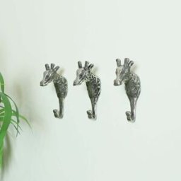 Set of 3 Silver Metal Giraffe Wall Hooks Material: Home Decor & Accessories/Wall Hooks