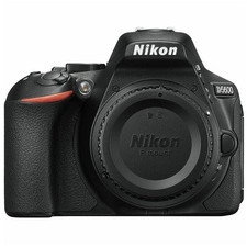 Aparat foto DSLR Nikon D5600 body, 24.2 MP, Filmare Full HD