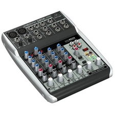 Behringer Q802