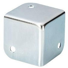 Adam Hall 4000
